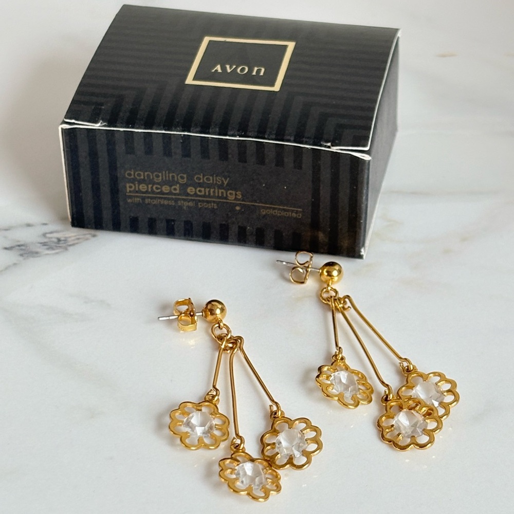 Vintage 1995 Avon Daisy Earrings Gold Tone 2” Floral Drop Dangle NIB